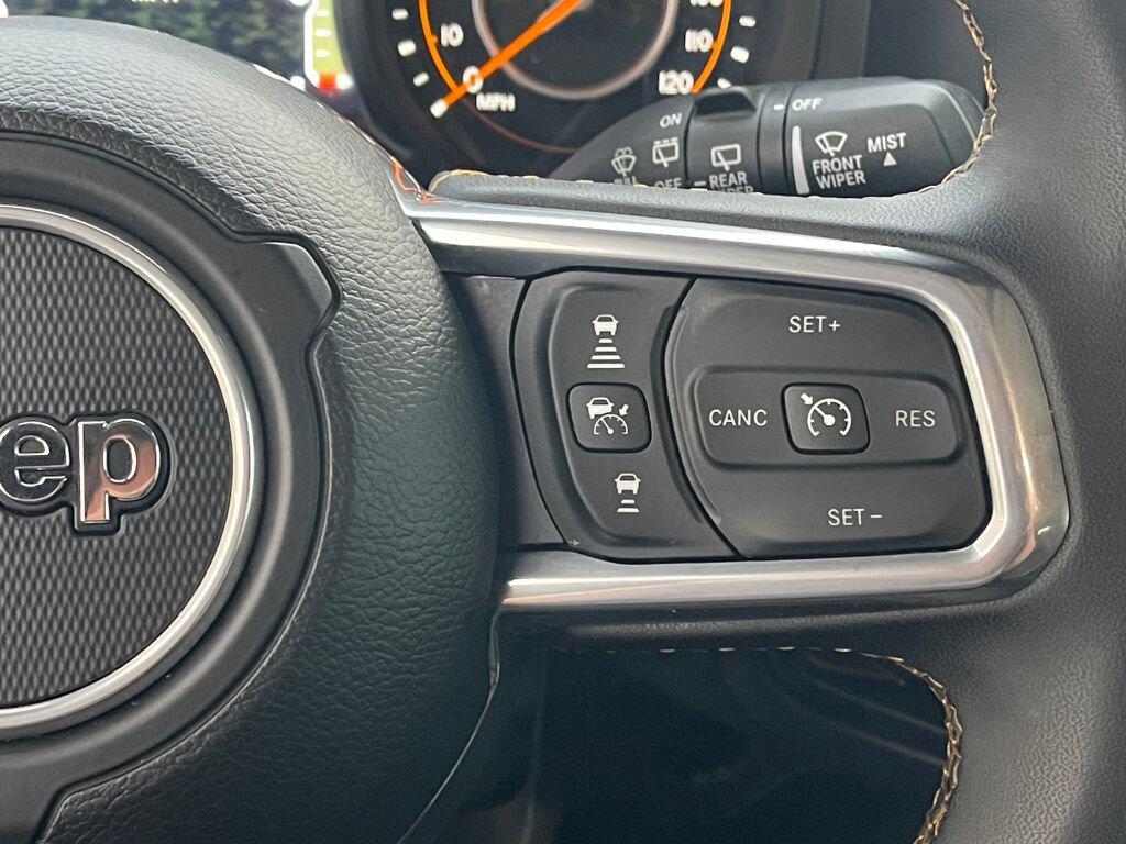 Used 2025 Jeep Wrangler Unlimited Sahara AWD/4WD image 21