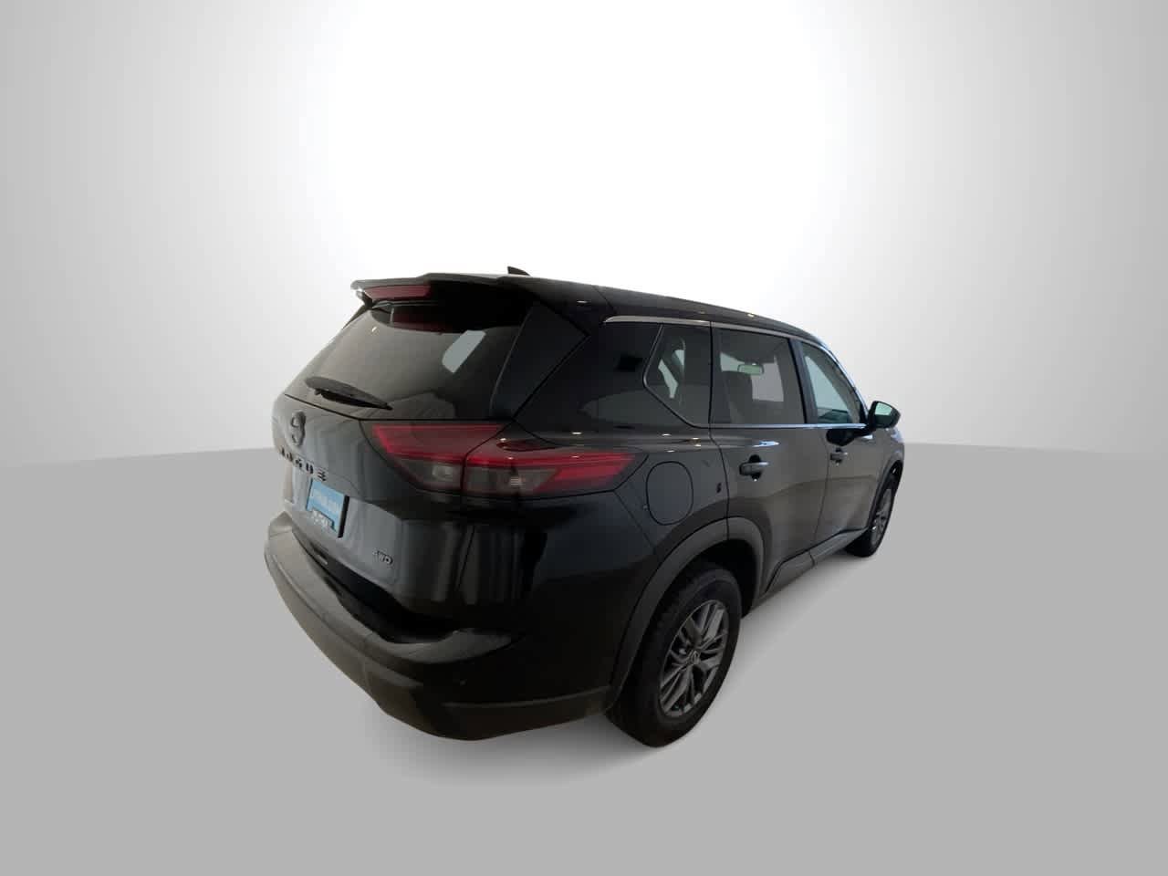 Used 2024 Nissan Rogue S AWD/4WD image 8