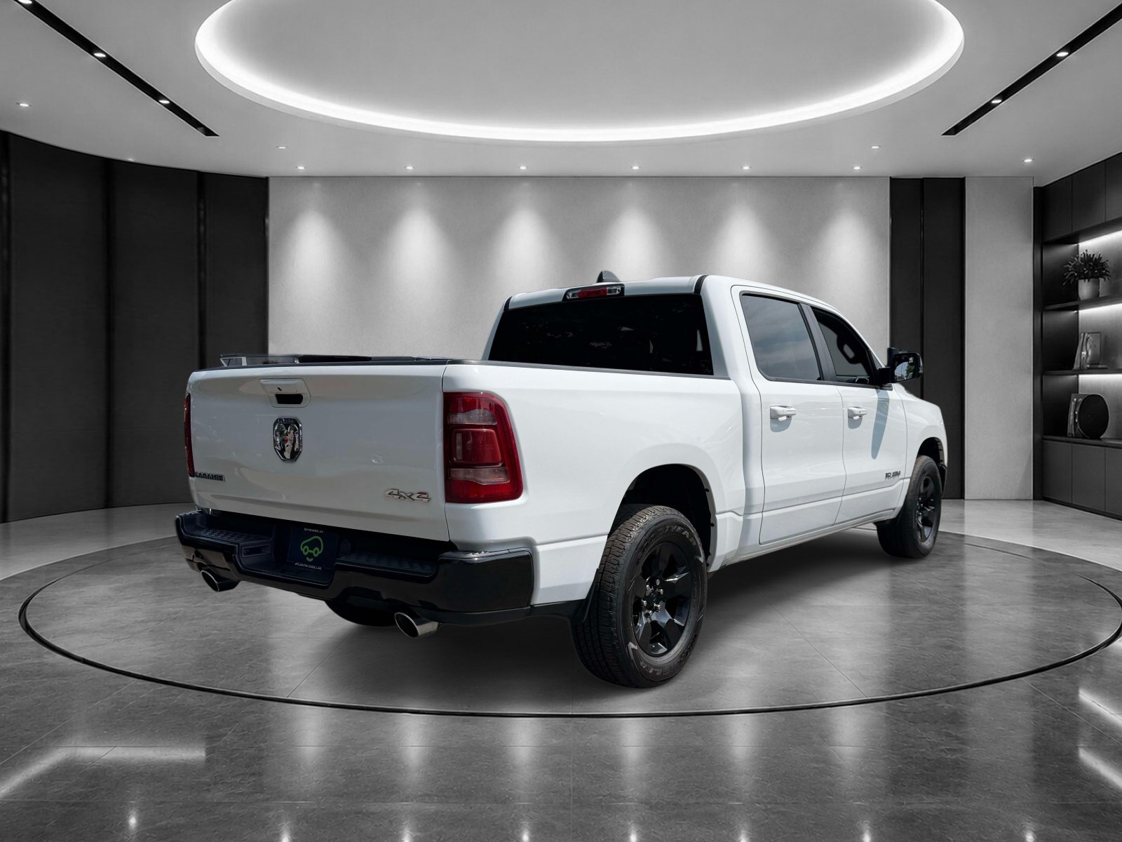 Used 2024 RAM 1500 Laramie AWD/4WD image 5