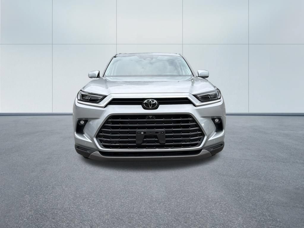 Used 2024 Toyota Grand Highlander AWD image 3