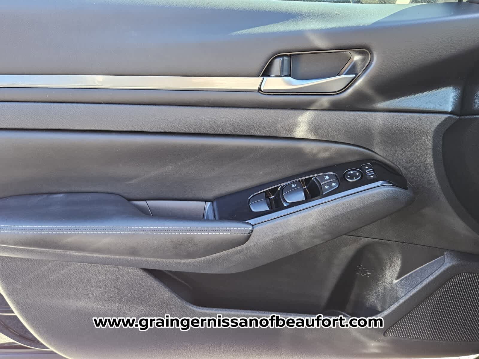 Used 2023 Nissan Altima 2.5 SV FWD image 16
