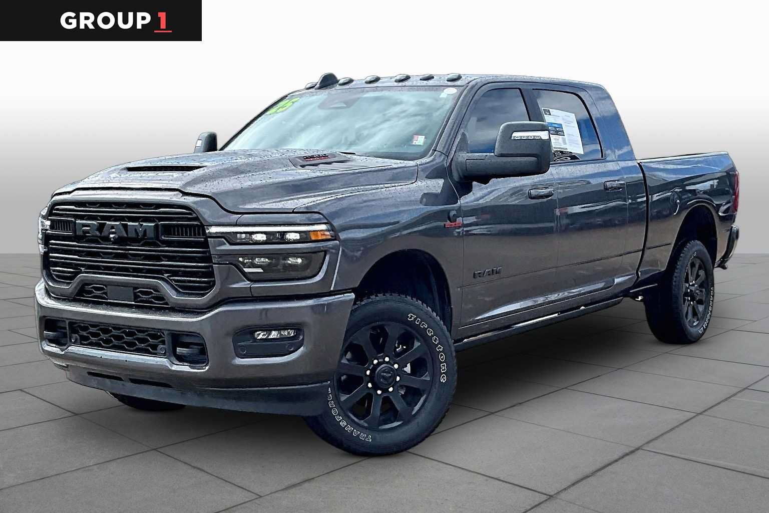 Used 2025 RAM 2500 Laramie AWD/4WD image 1