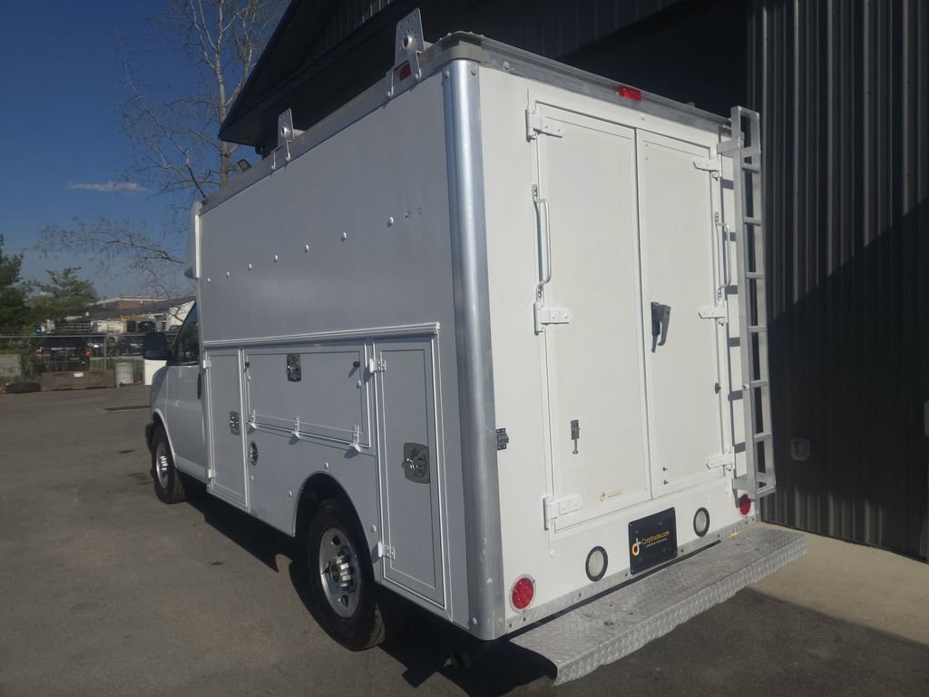 Used 2014 GMC Savana 3500 RWD image 3
