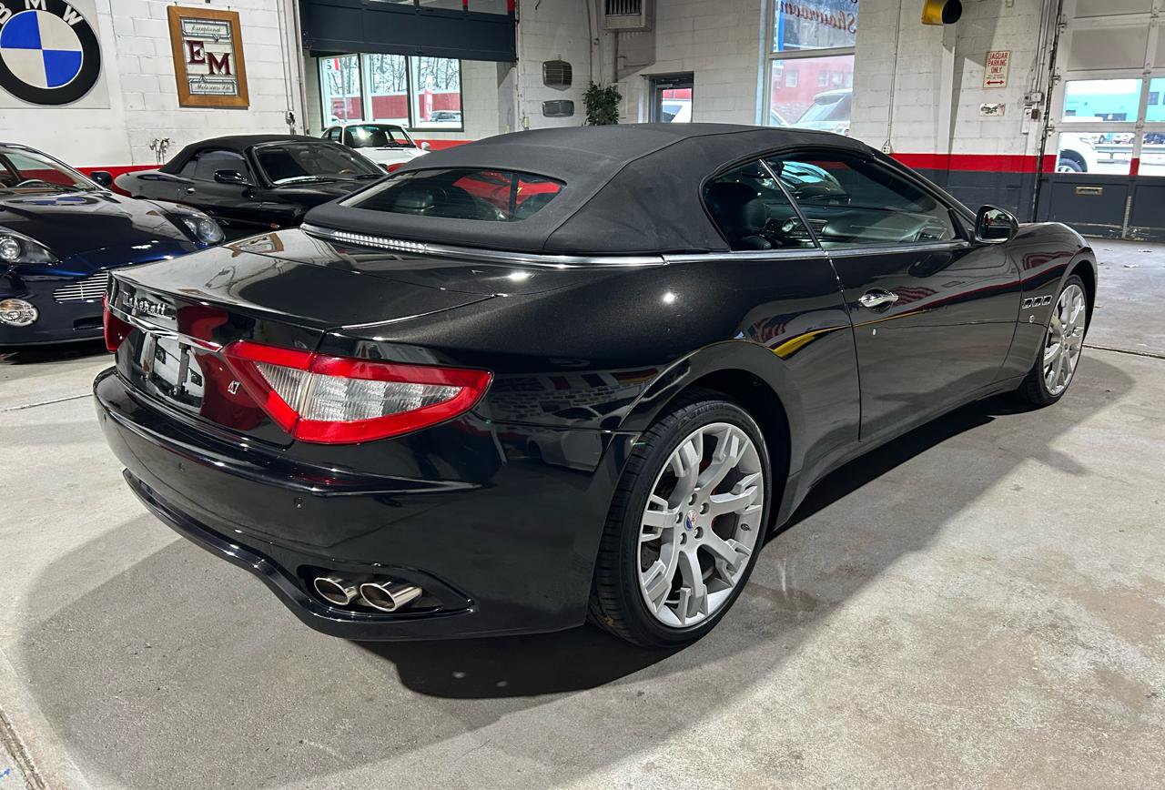 Used 2011 Maserati GranTurismo Convertible RWD image 9