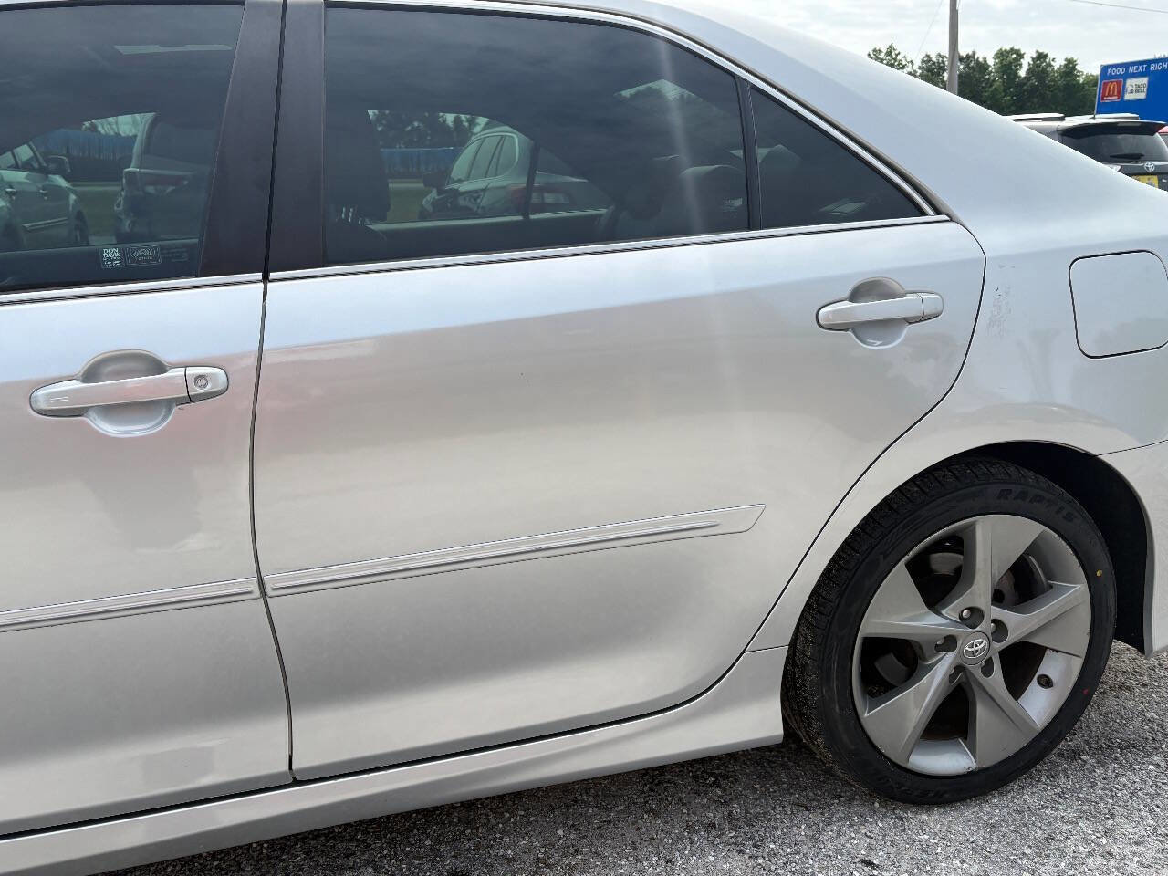 Used 2013 Toyota Camry SE w/ Convenience Pkg FWD image 21