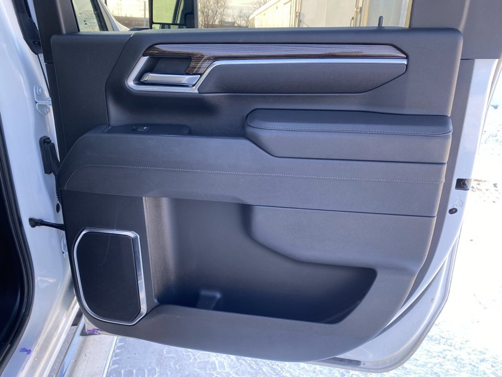 Used 2025 Chevrolet Silverado 2500 LT w/ Convenience Package image 26