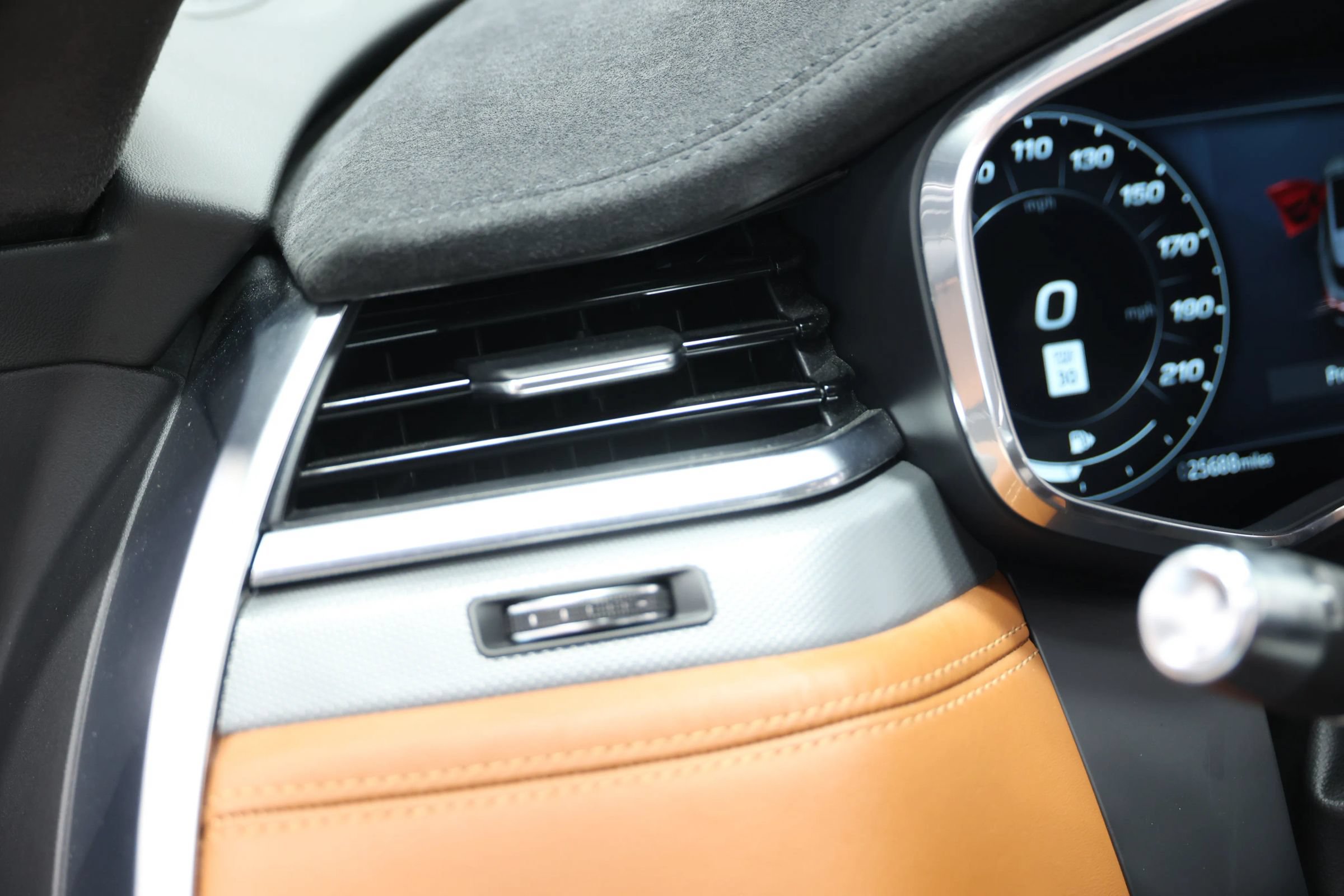 Used 2022 Jaguar F-PACE SVR AWD/4WD image 25