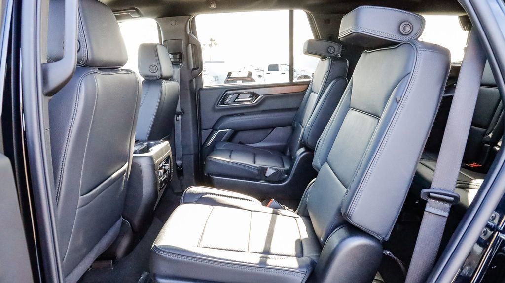 Used 2025 GMC Yukon Denali AWD/4WD image 21