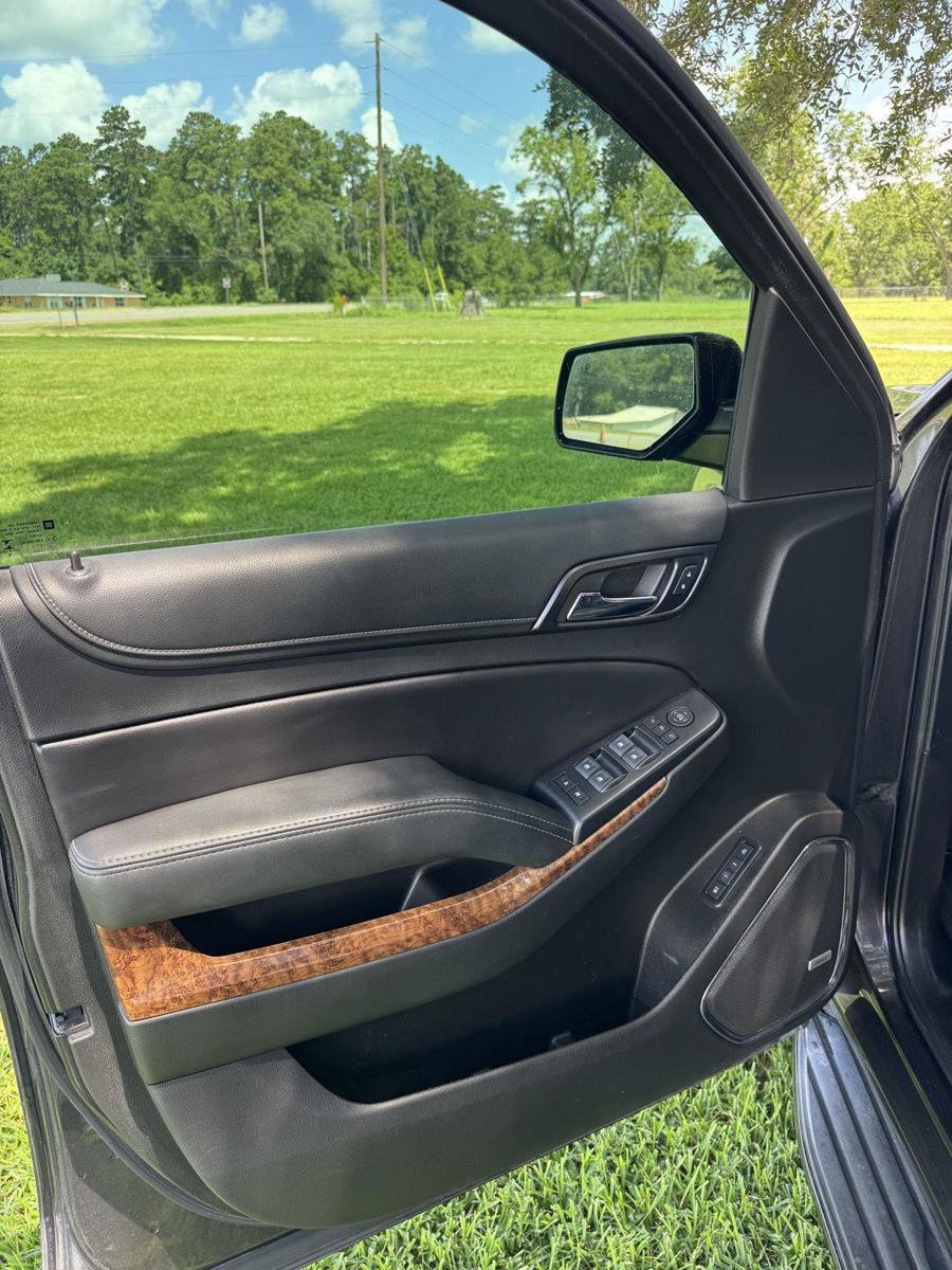 Used 2018 Chevrolet Tahoe Premier RWD image 12