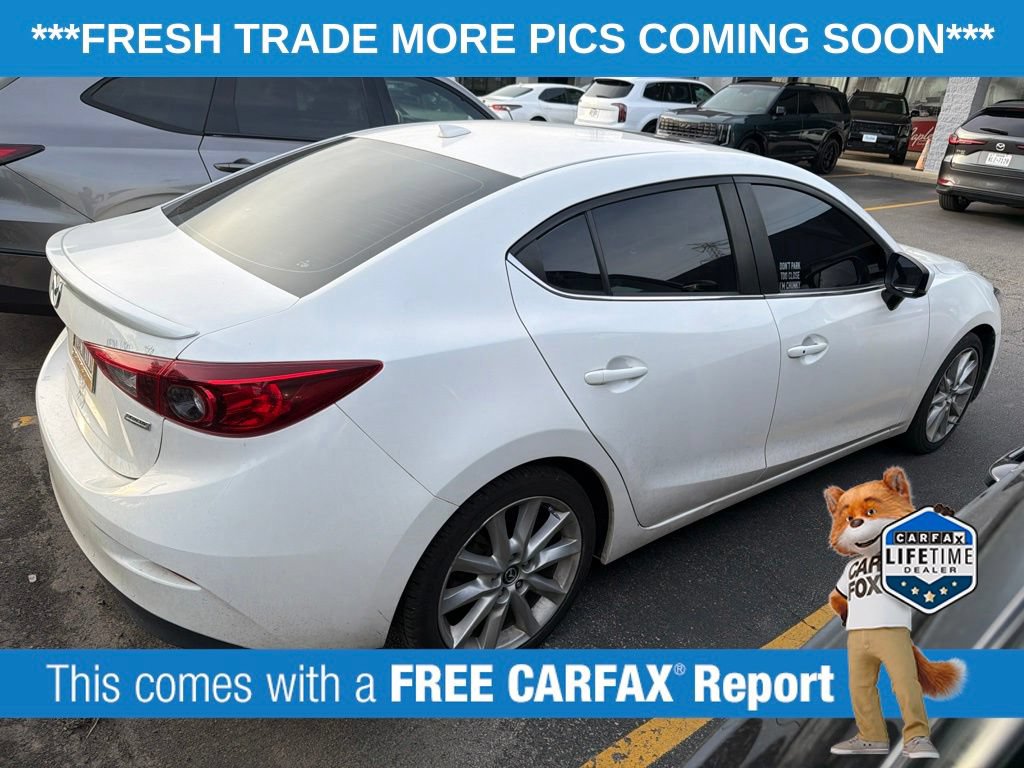 Used 2017 MAZDA MAZDA3 Touring w/ Popular Equipment Package FWD image 4
