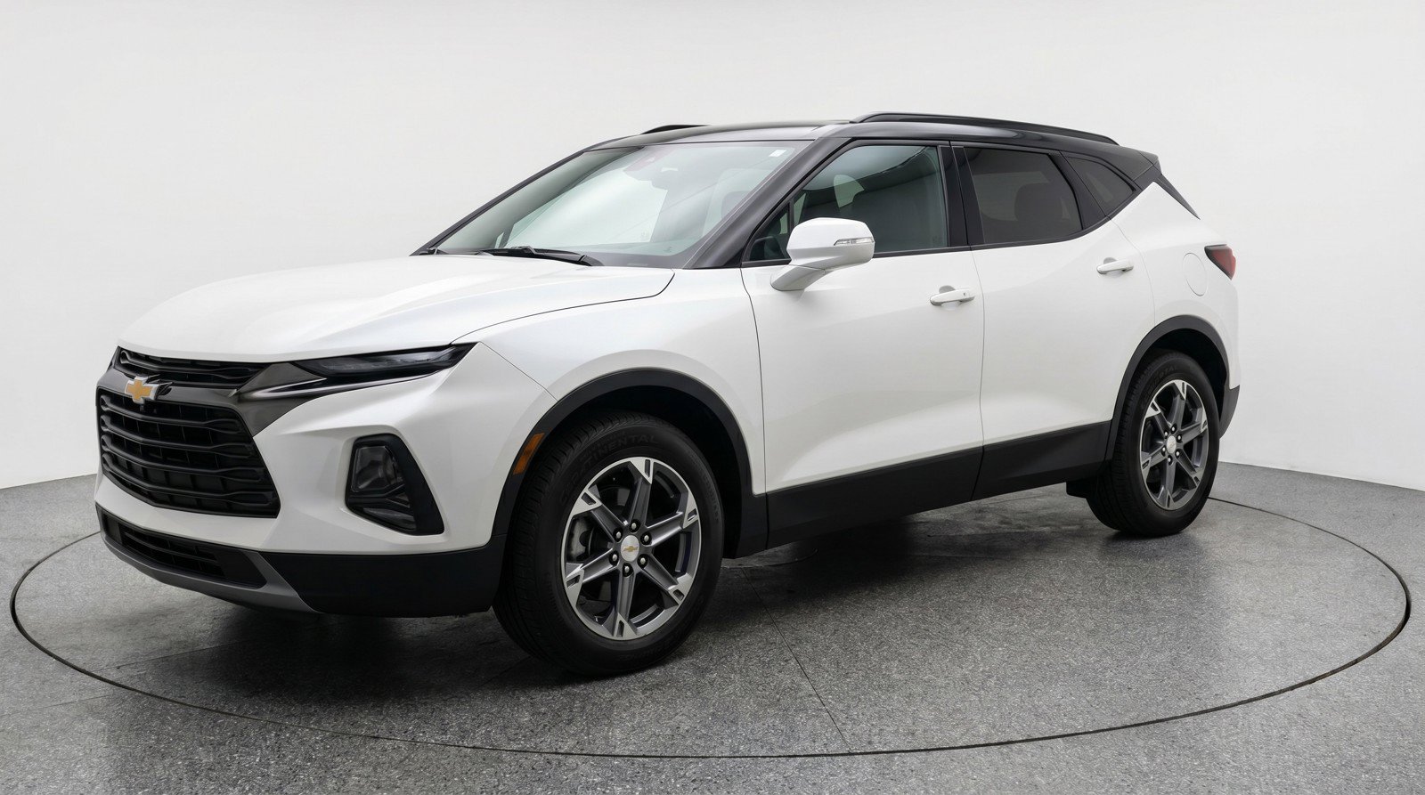 Used 2025 Chevrolet Blazer LT FWD image 3