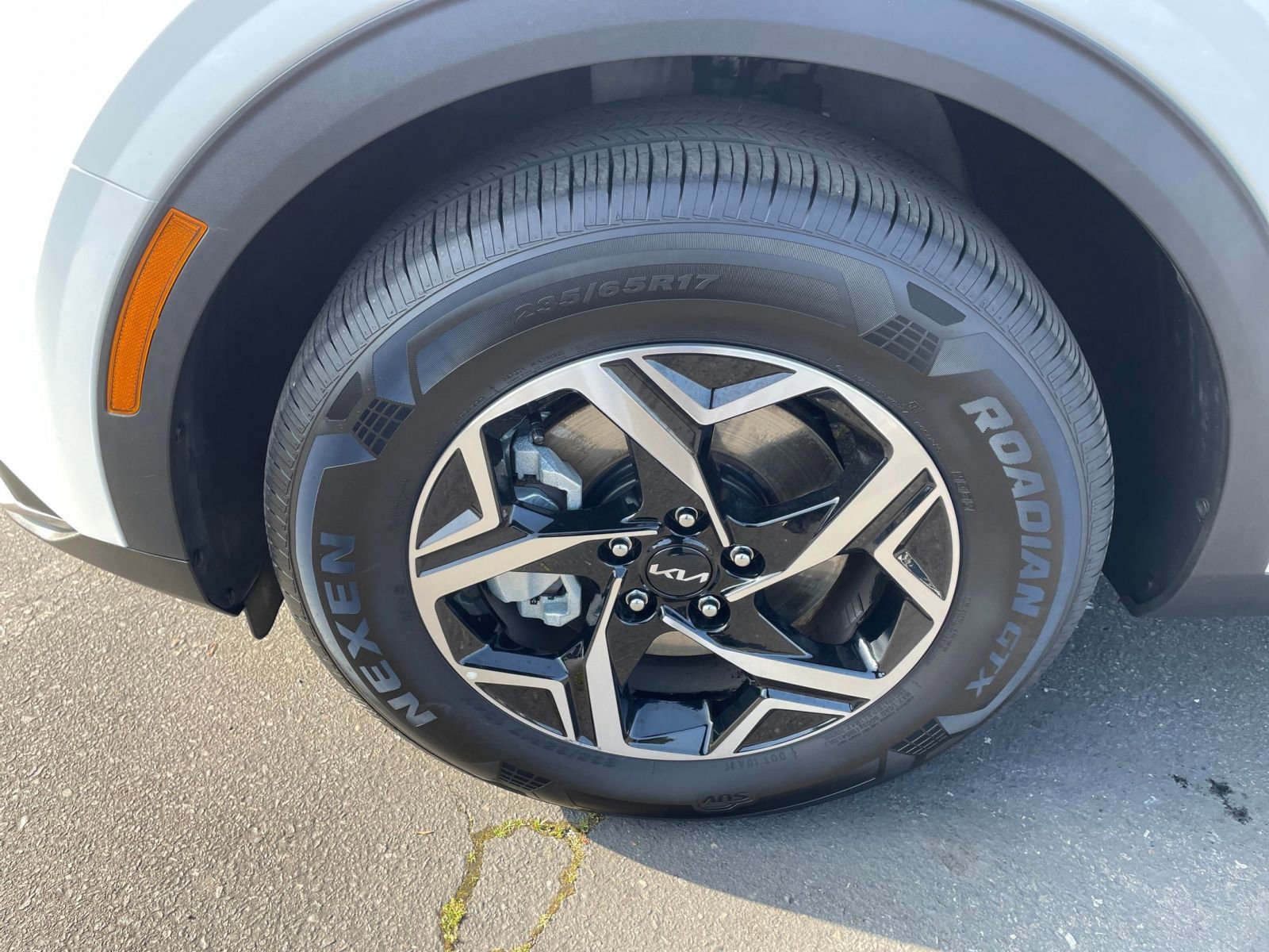 Used 2025 Kia Sportage LX image 29