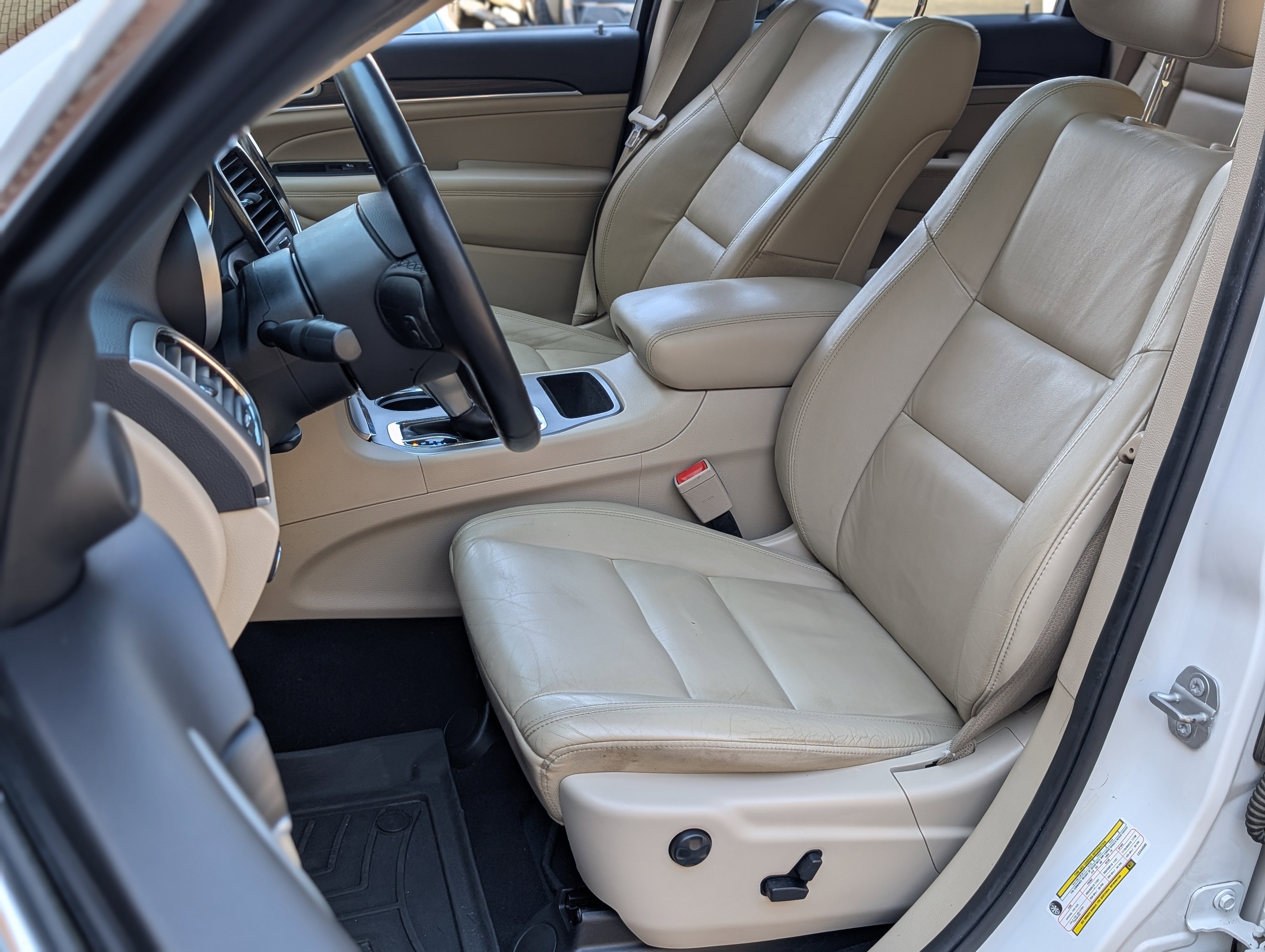 Used 2020 Jeep Grand Cherokee Limited image 18