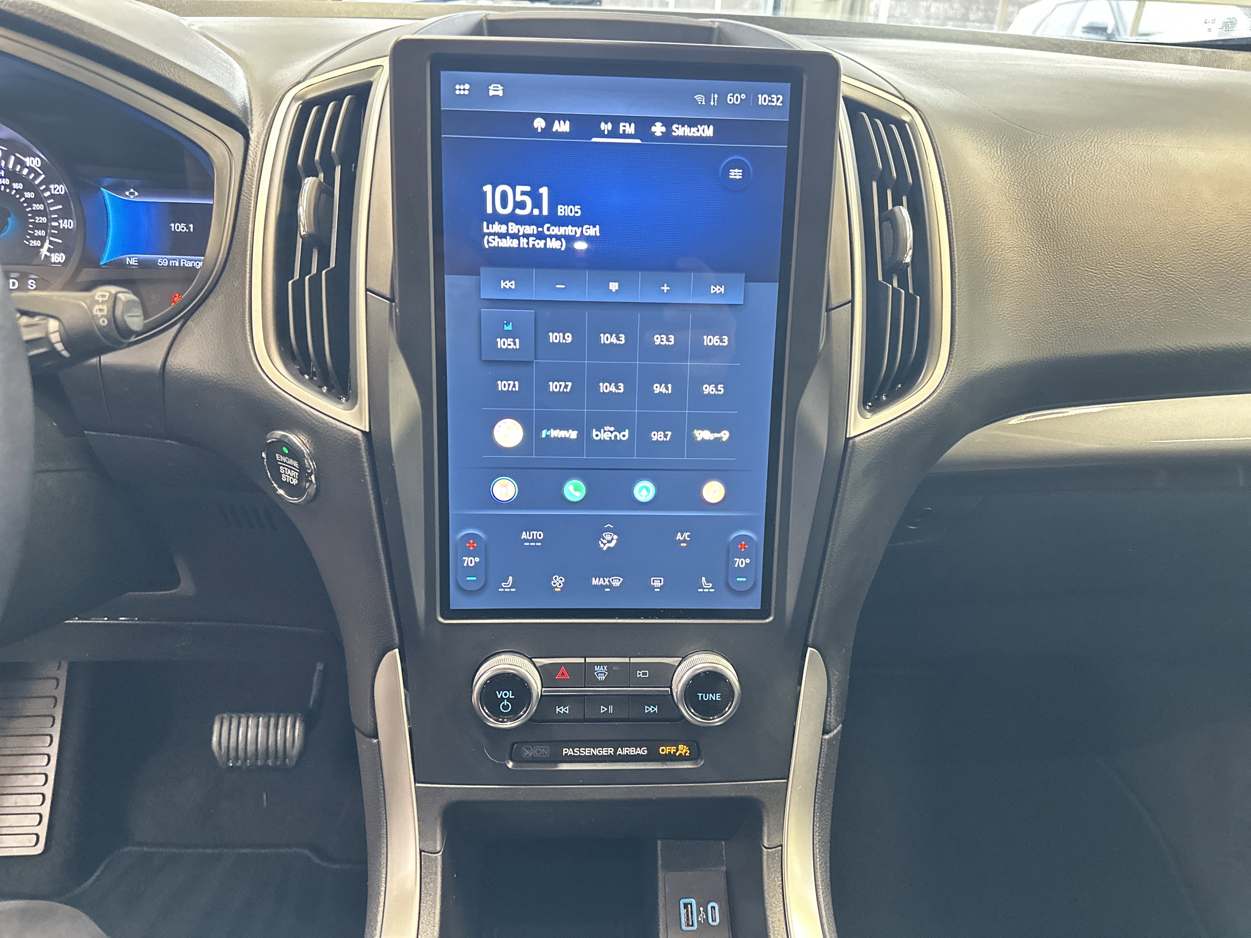 Used 2023 Ford Edge SEL w/ Convenience Package image 3