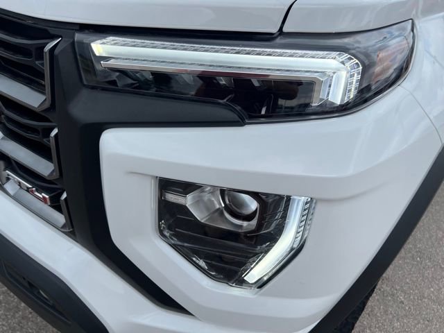 Used 2024 GMC Canyon AT4 w/ AT4 Premium Package AWD/4WD image 9