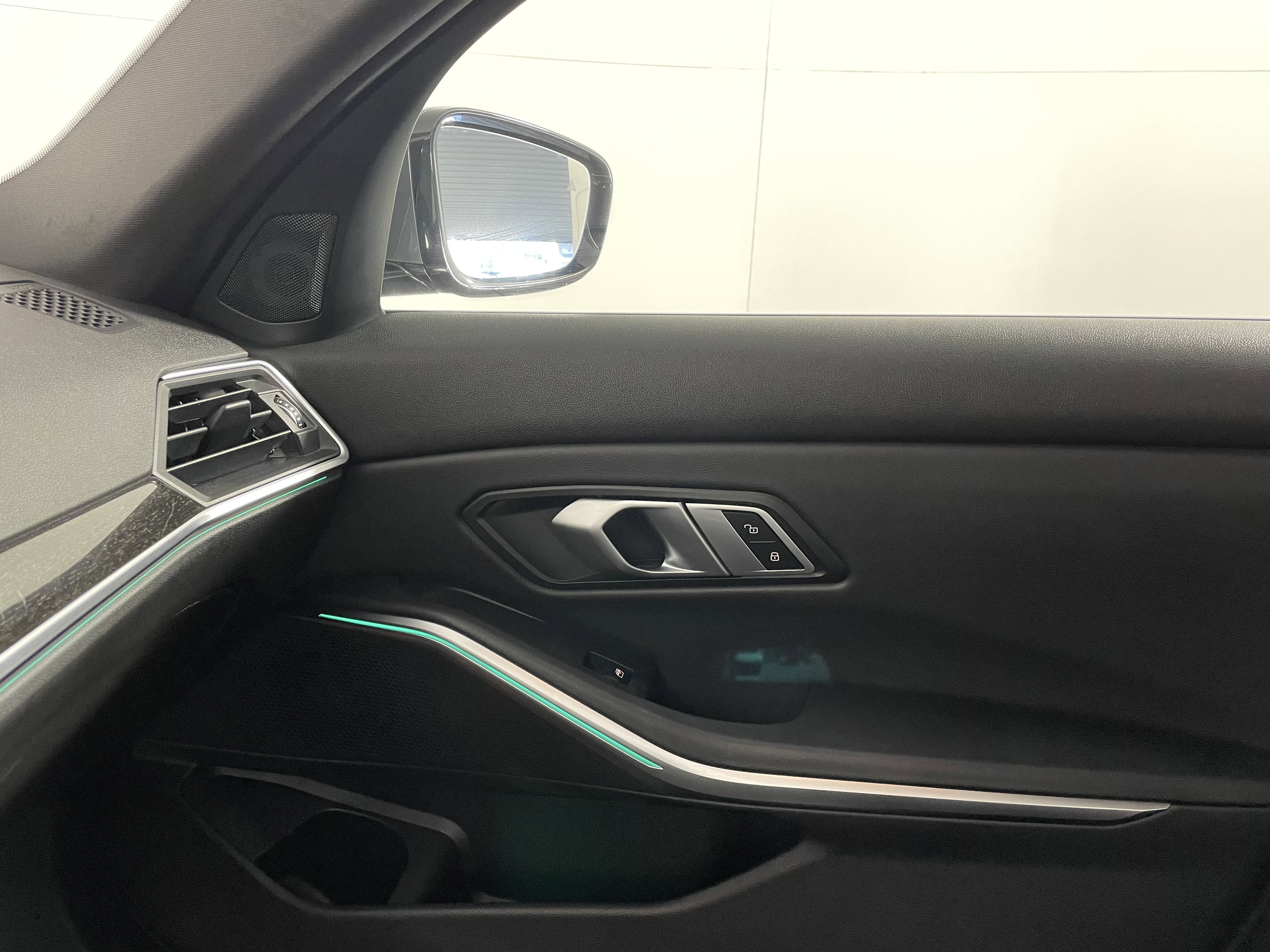 Used 2022 BMW 330i xDrive Sedan w/ Driving Assistance Package image 12