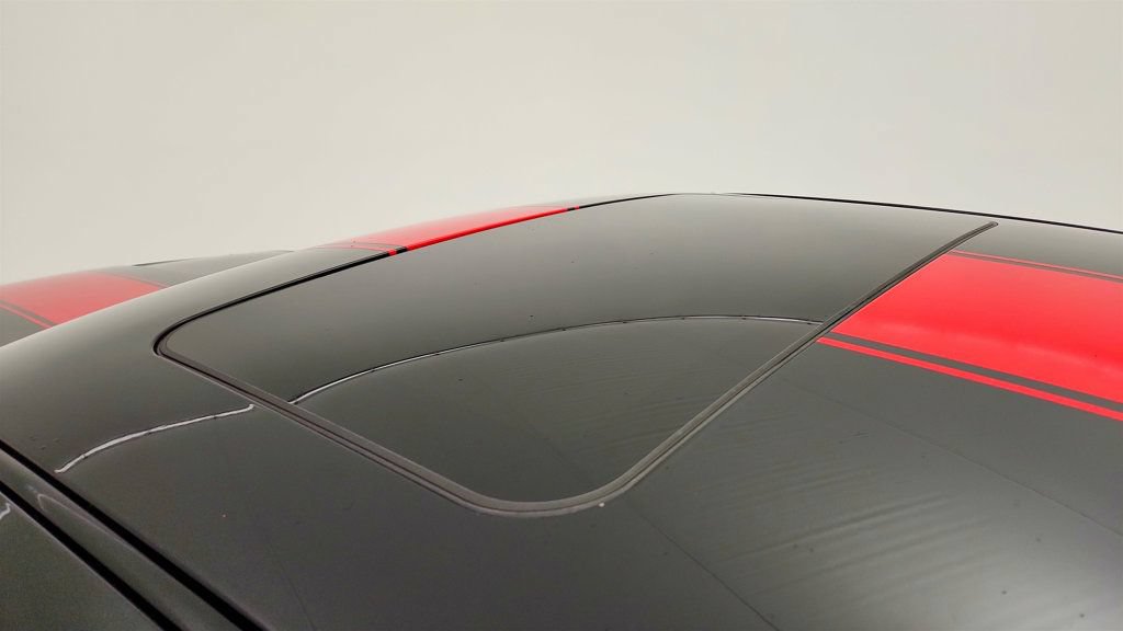 Used 2013 Dodge Challenger SXT RWD image 10