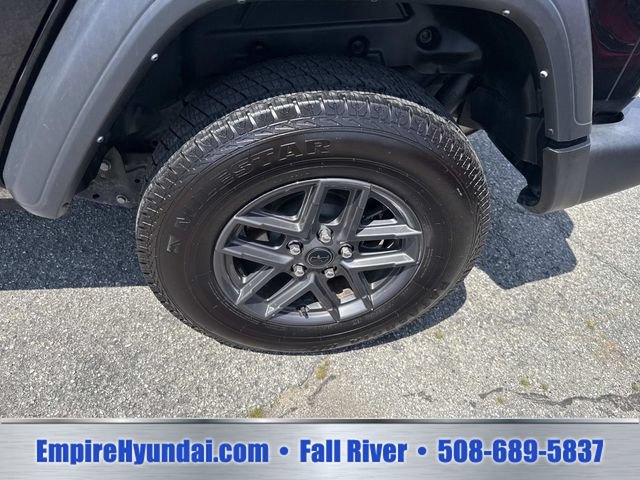 Used 2024 Jeep Wrangler Unlimited Sport AWD/4WD image 13
