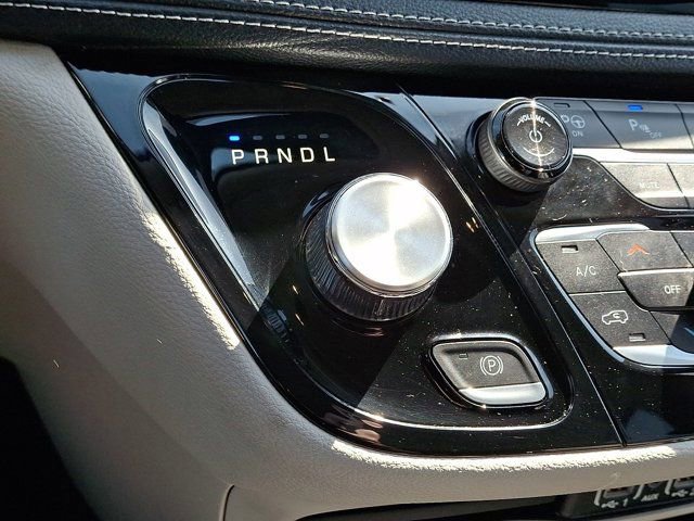 Used 2023 Chrysler Pacifica Touring-L image 19