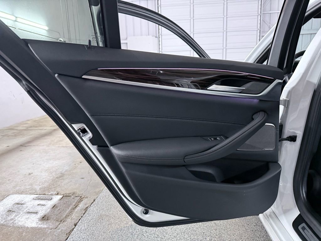 Used 2023 BMW 530e xDrive w/ Premium Package image 23