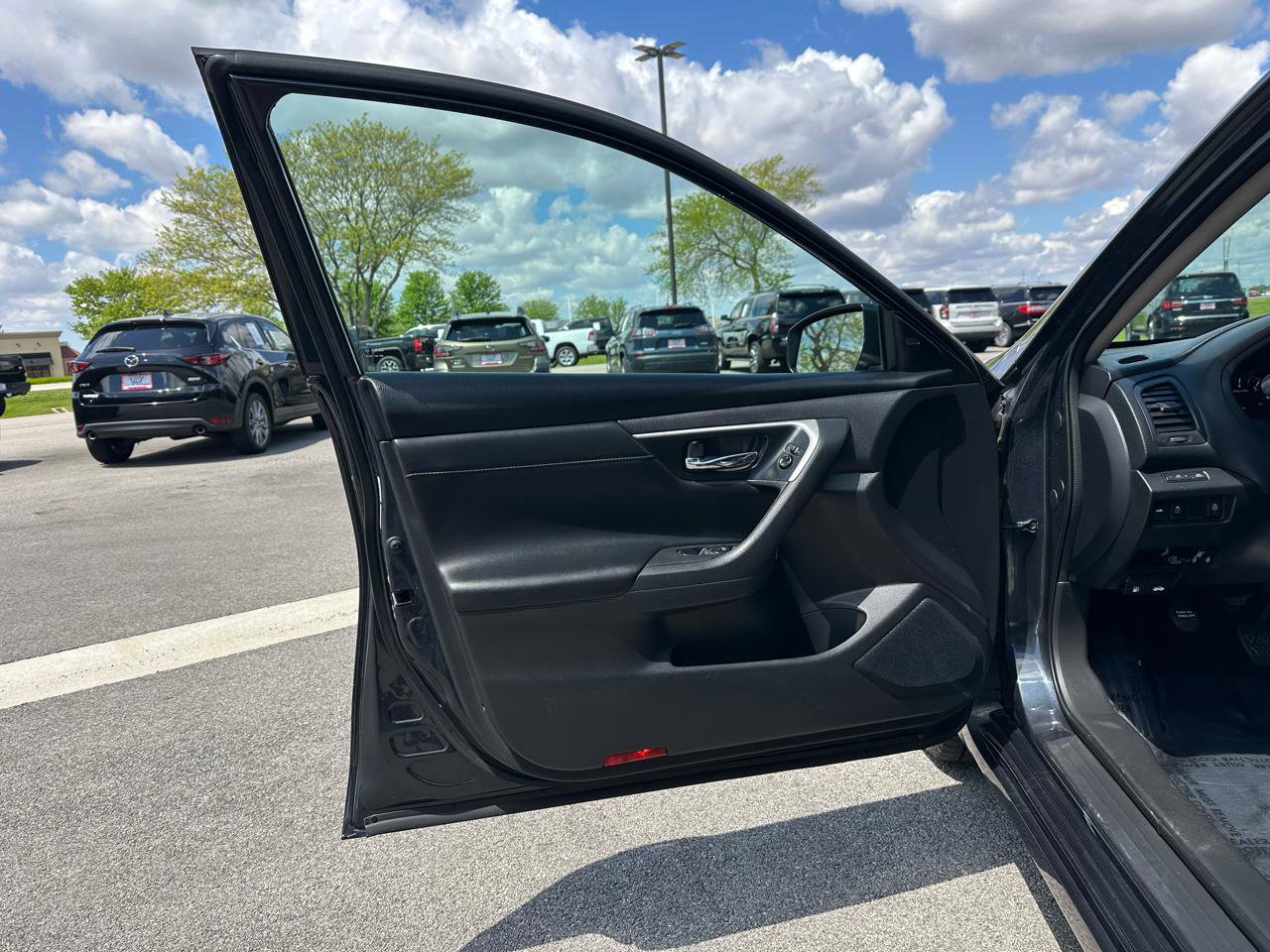 Used 2018 Nissan Altima 2.5 SL FWD image 11
