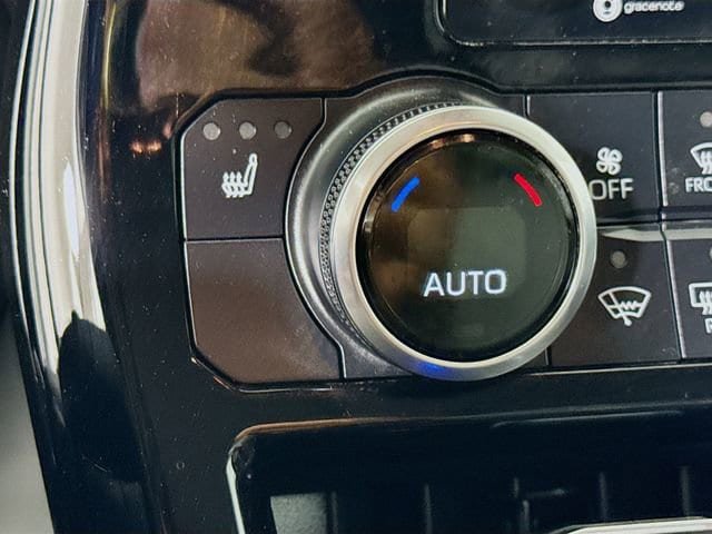 Used 2022 Toyota Highlander XLE FWD image 19