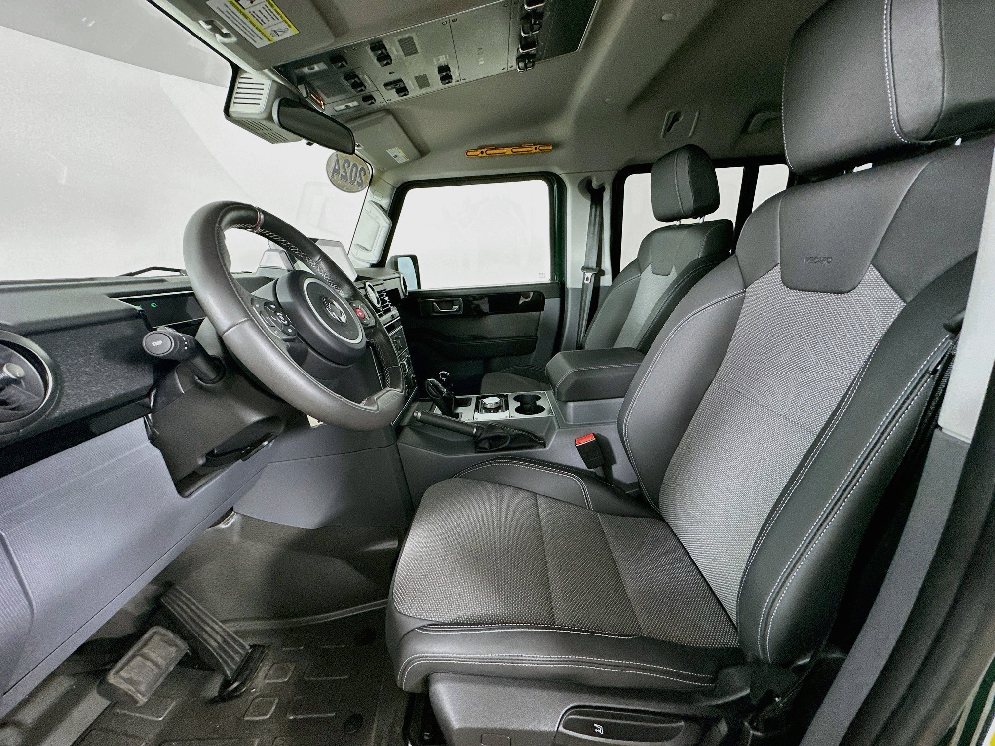 Used 2024 INEOS Grenadier Station Wagon AWD/4WD image 33