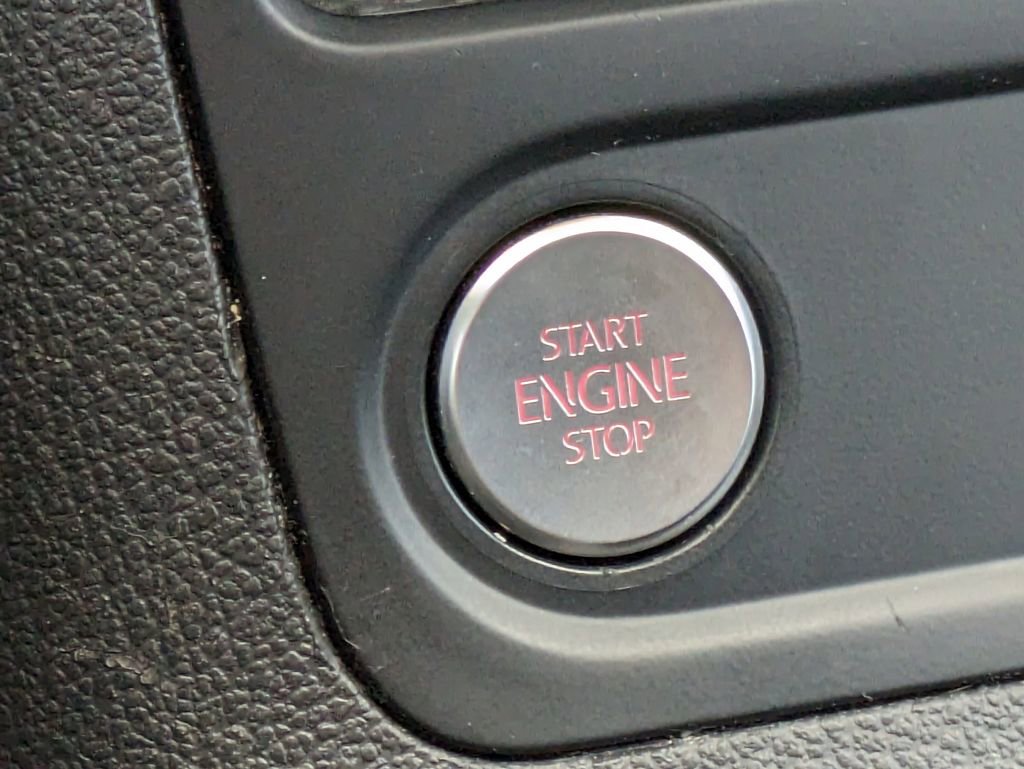 Used 2017 Volkswagen Tiguan Limited w/ Premium Package image 27