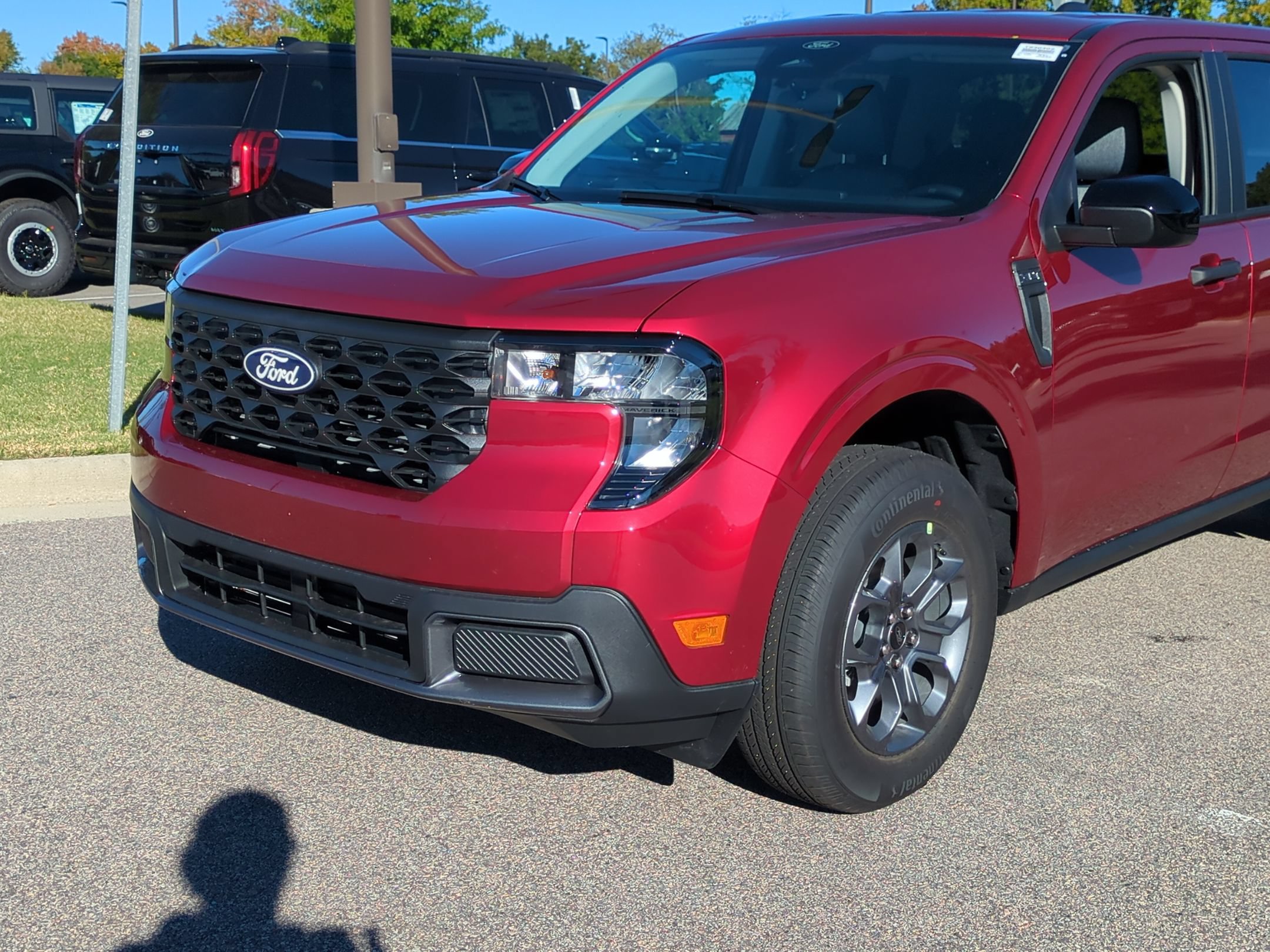 New 2026 Ford Maverick XLT w/ XLT Luxury Package FWD image 9