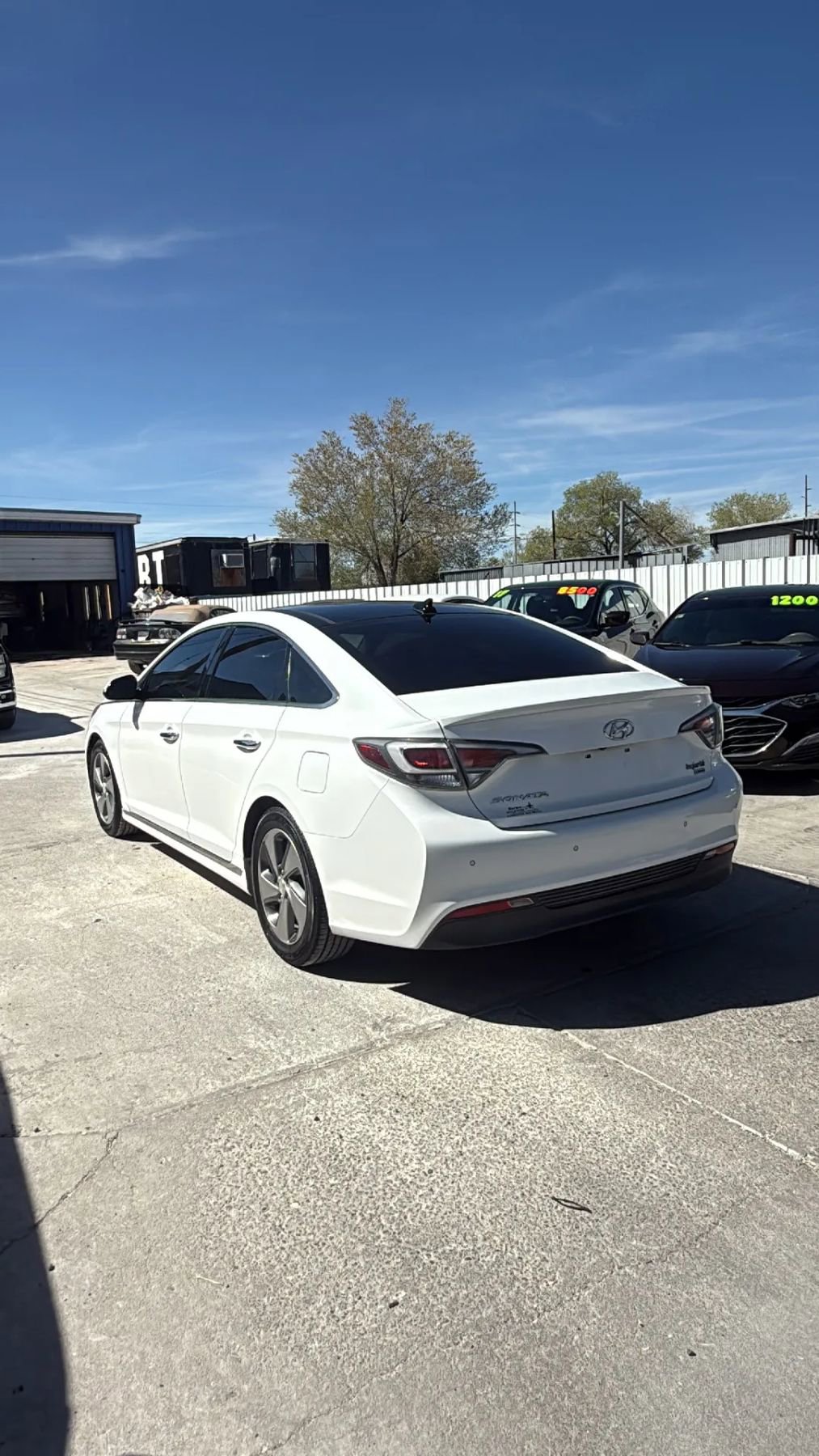 Used 2017 Hyundai Sonata Limited w/ Ultimate Package 02 FWD image 3