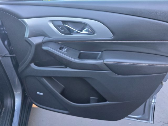 Certified 2021 Chevrolet Traverse LT w/ LT Premium Package FWD image 25