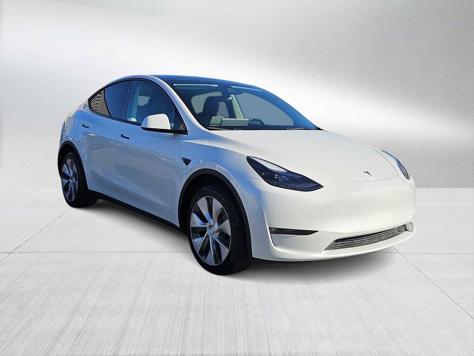 Used 2024 Tesla Model Y Long Range image 2