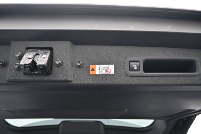 Used 2025 Toyota Sienna XLE Woodland Edition AWD/4WD image 22