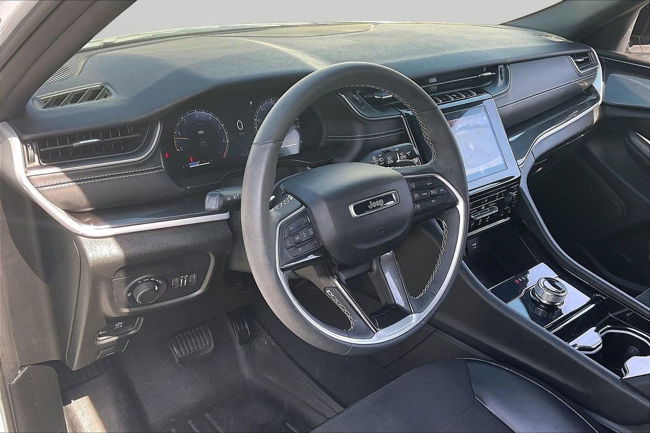 Certified 2023 Jeep Grand Cherokee L Laredo image 20