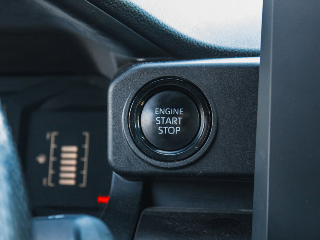 Used 2024 Toyota Tacoma SR5 AWD/4WD image 15