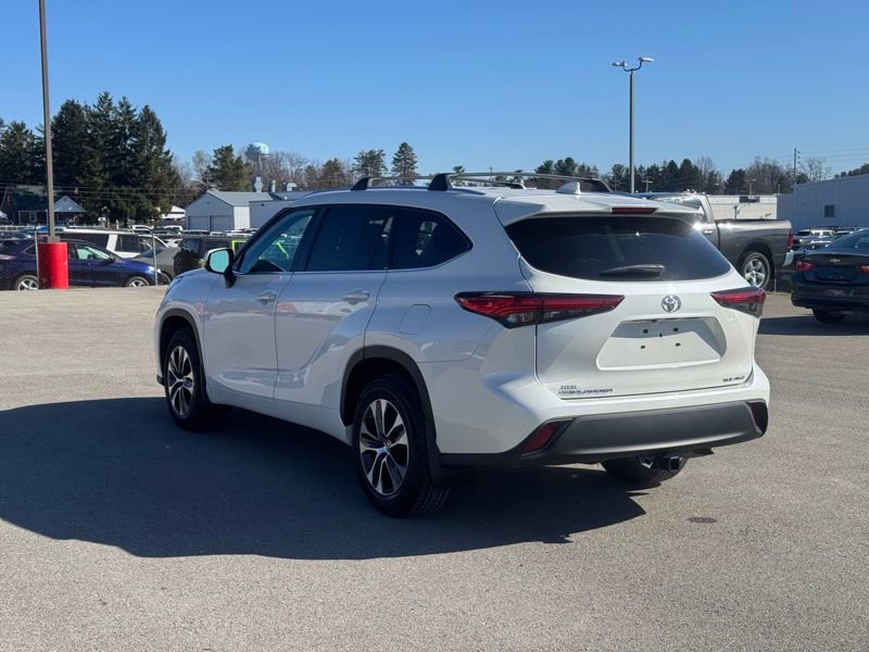 Used 2021 Toyota Highlander XLE image 5