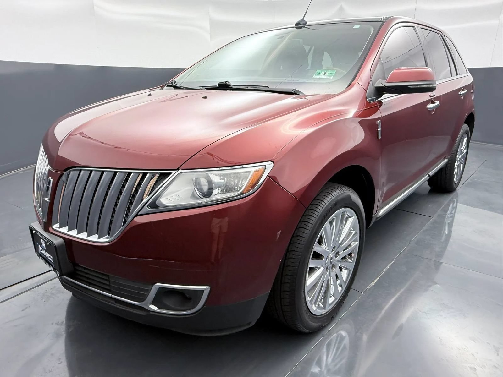 Used 2014 Lincoln MKX AWD w/ Equipment Group 102A image 3