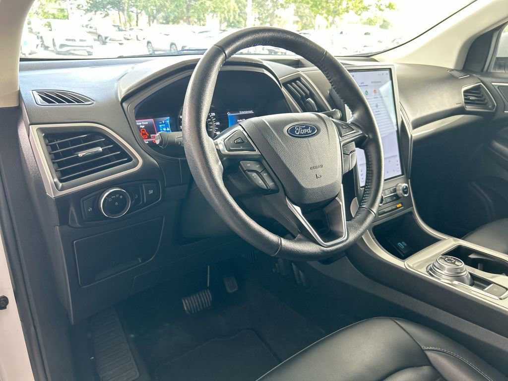 Used 2024 Ford Edge SEL image 13