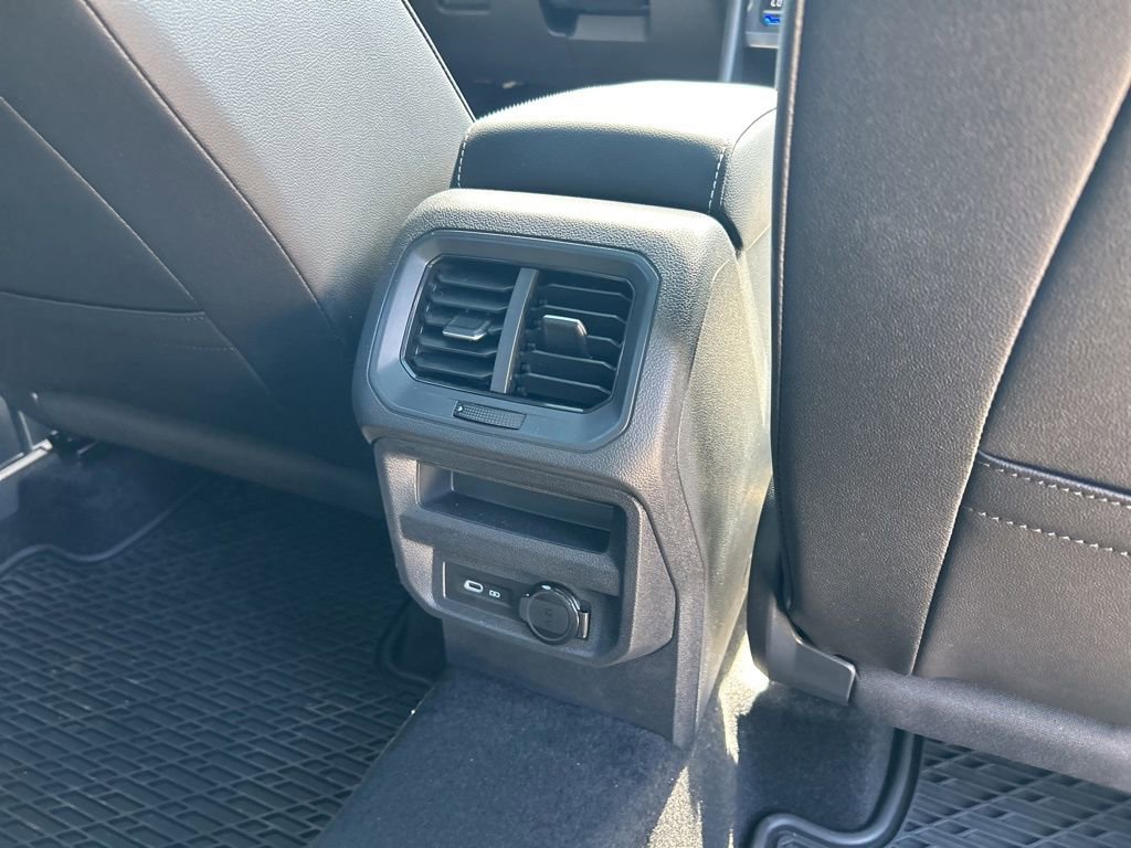 Certified 2024 Volkswagen Tiguan SE R-Line image 42