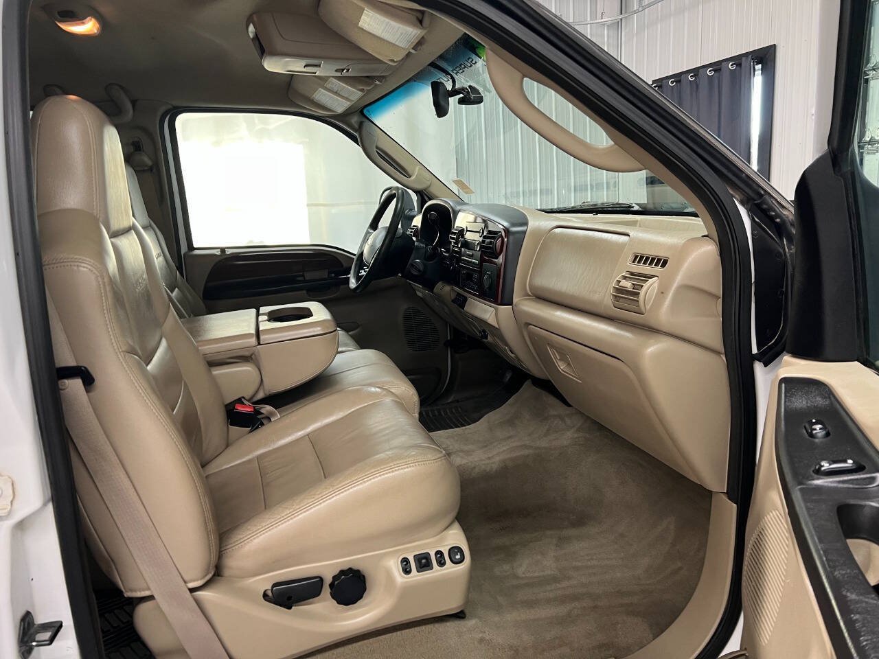 Used 2005 Ford F350 Lariat AWD/4WD image 11