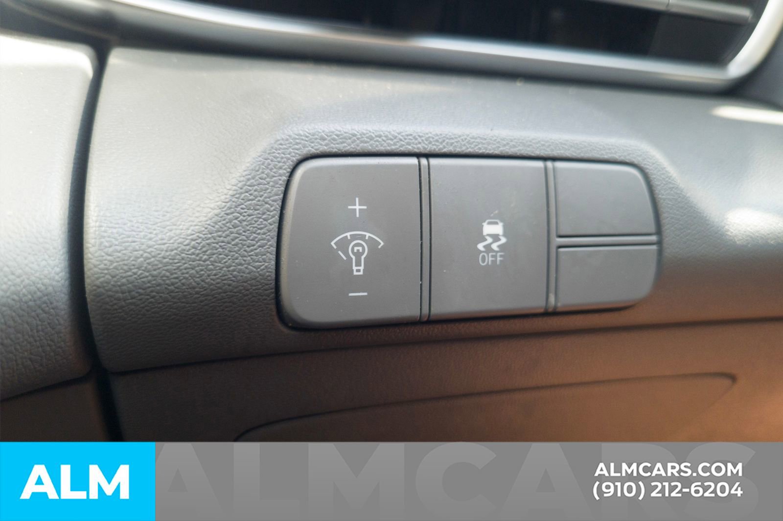 Used 2025 Hyundai Elantra SEL FWD image 18