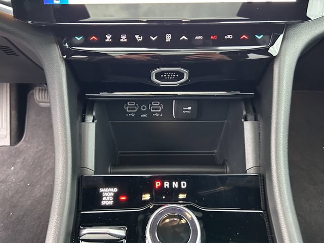 New 2026 Jeep Grand Cherokee L Limited w/ Limited Altitude Package AWD/4WD image 4