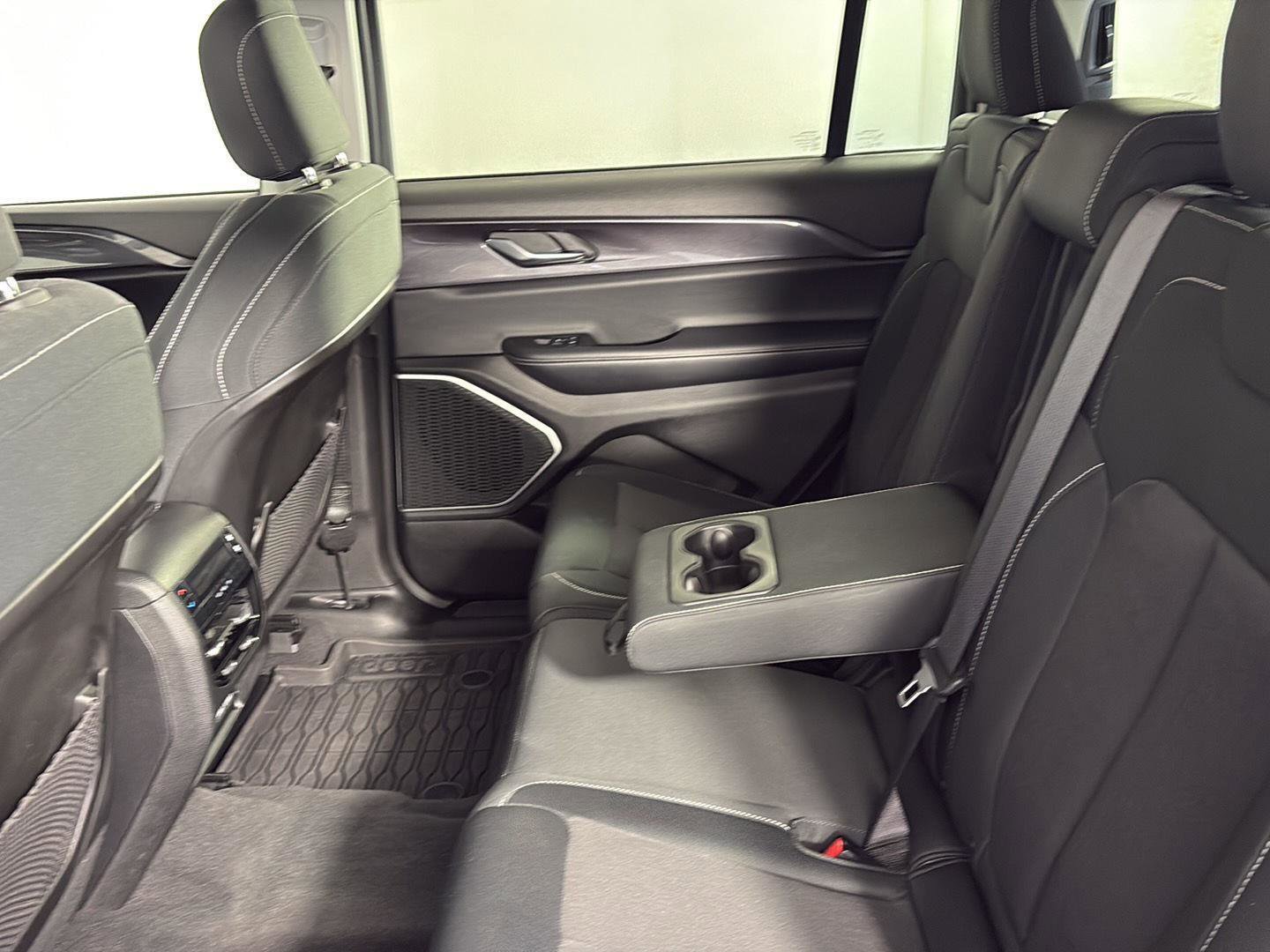 Used 2021 Jeep Grand Cherokee L Laredo w/ Luxury Tech Group I image 22