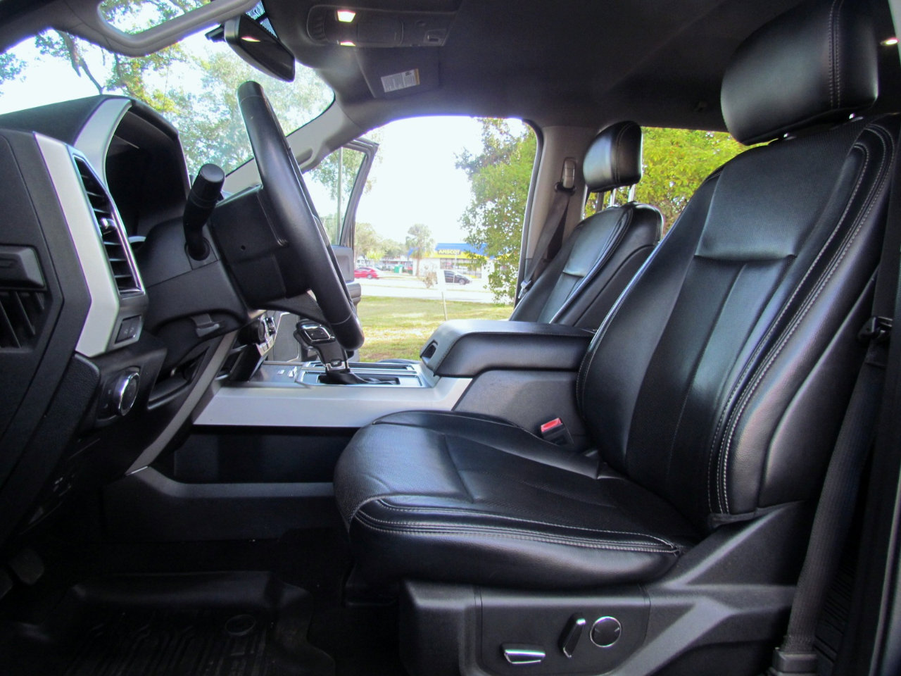 Used 2018 Ford F150 Lariat image 17