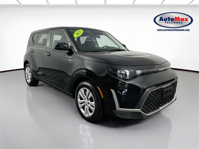 Used 2023 Kia Soul LX image 1