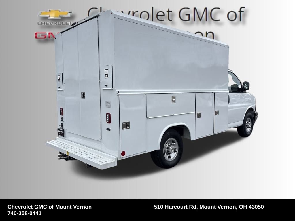 Used 2025 Chevrolet Express 3500 w/ Power Convenience Package image 5