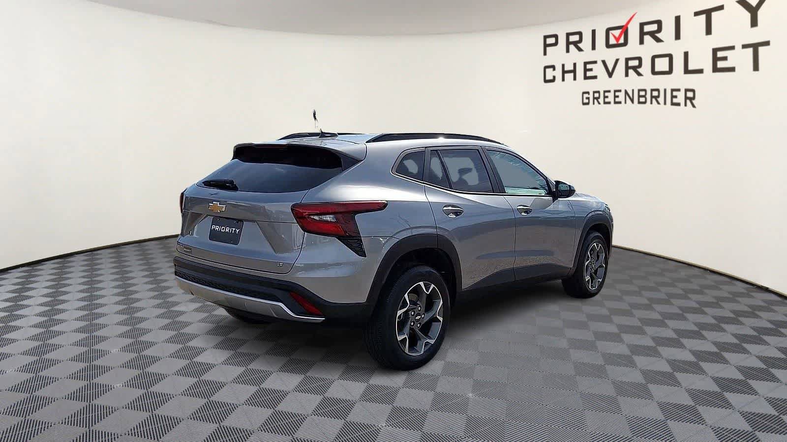 Used 2024 Chevrolet Trax LT w/ Driver Confidence Package FWD image 8