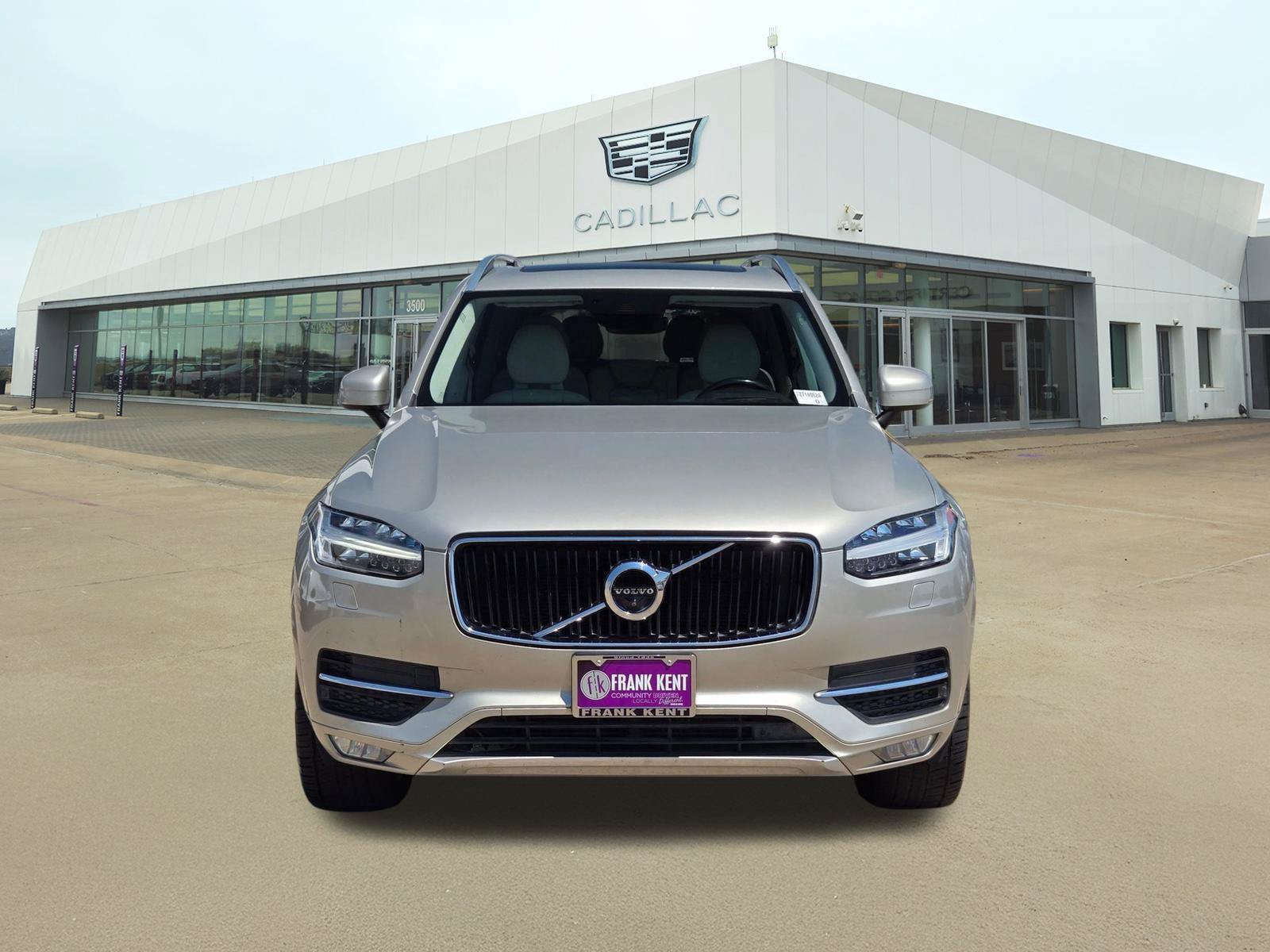 Used 2018 Volvo XC90 T6 Momentum w/ Convenience Package AWD/4WD image 2