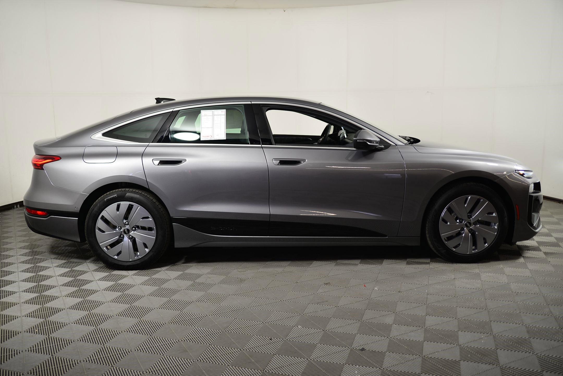 New 2025 Audi A6 e-tron Ultra image 7