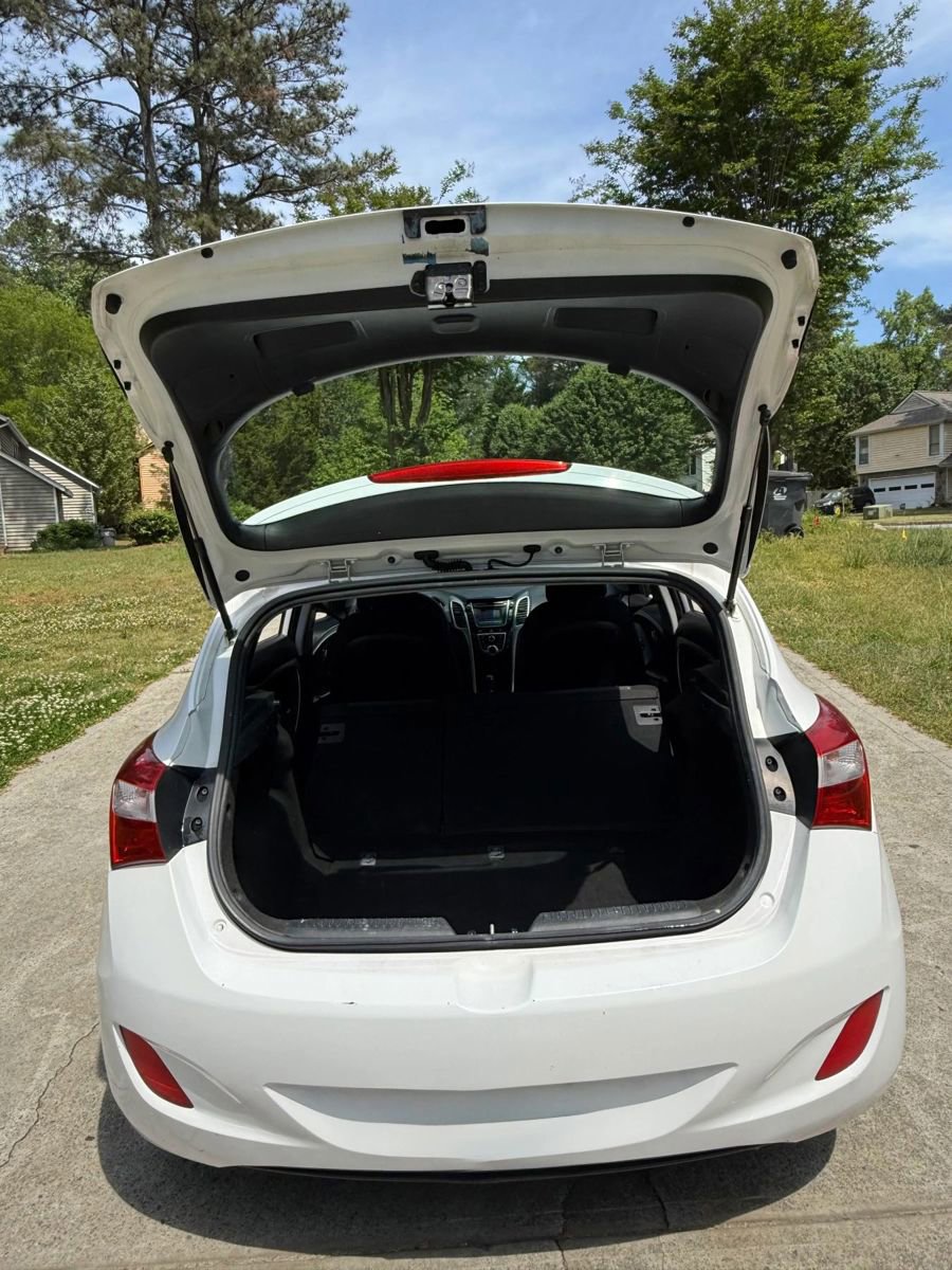 Used 2015 Hyundai Elantra GT FWD image 24